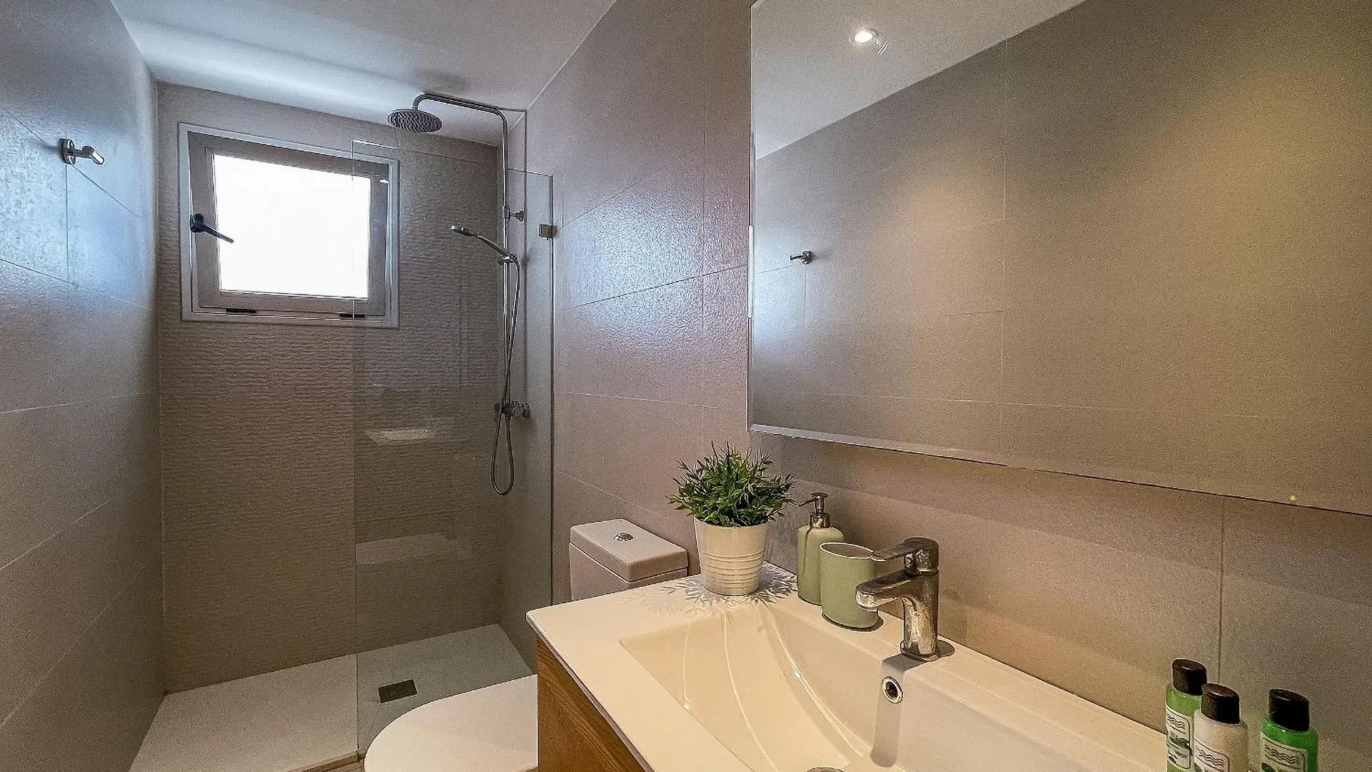 Beach Garden Ground Floor Condo, D1 푼타 카나